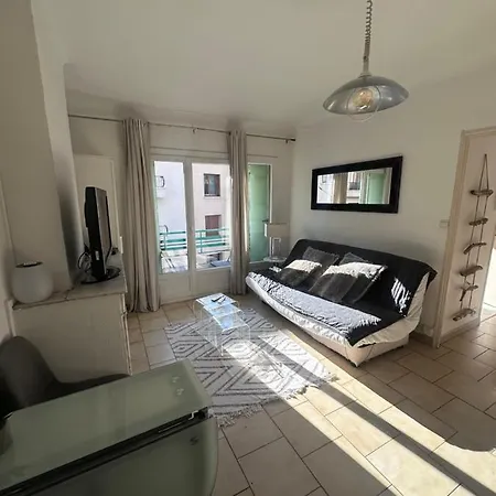 Centre Historique Stationnement A Proximite Apartamento